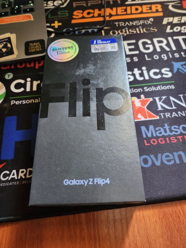 Samsung Galaxy Z Flip 4 8/128GB