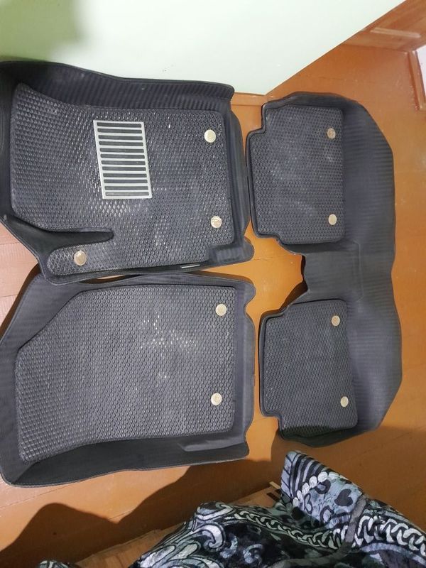 Onix 7D evakor polik yirtilgan chizilgan yeri yoq hali tozaday turubdi Onix 7D evakor polik yirtilgan chizilgan yeri yoq hali tozaday turubdi