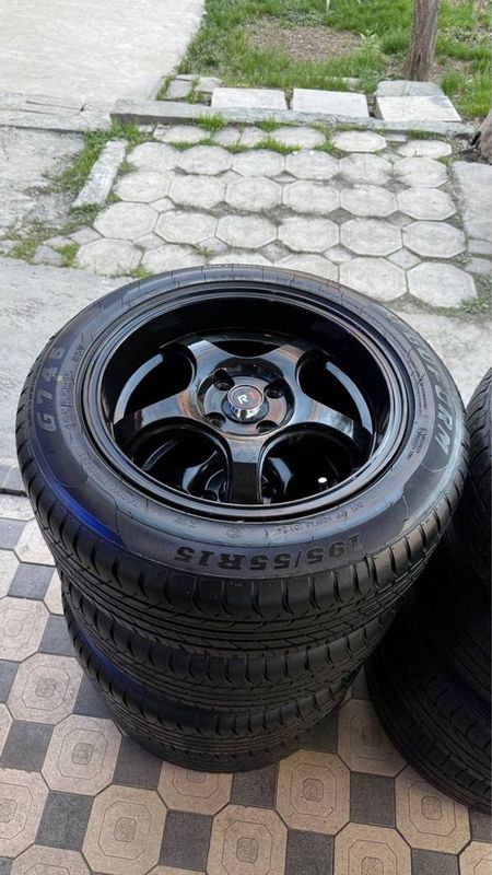Sport diska polkali qop qora Sport diska polkali qop qora