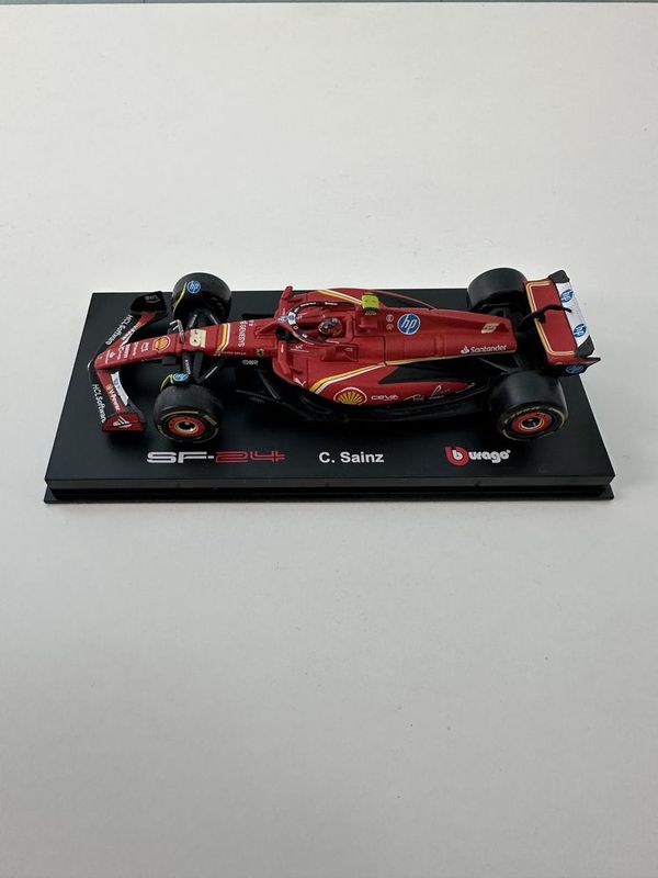 BBURAGO Ferrari F1 Carlos Sainz 55 SF-24 with Helmet BBURAGO Ferrari F1 Carlos Sainz 55 SF-24 with Helmet