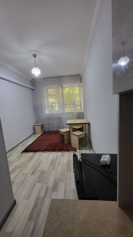Сдаю квартиру 1 - 1 -5 в бывшем общежитии, сан узел внутри,кухня общая Сдаю квартиру 1 - 1 -5 в бывшем общежитии, сан узел внутри,кухня общая
