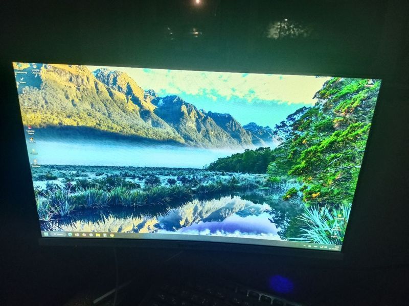 CPU i3-12100F DDR 4 OZU 16 GB SSD 1.256 TB Video Karta RX 580 8GB Sis CPU i3-12100F DDR 4 OZU 16 GB SSD 1.256 TB Video Karta RX 580 8GB Sis