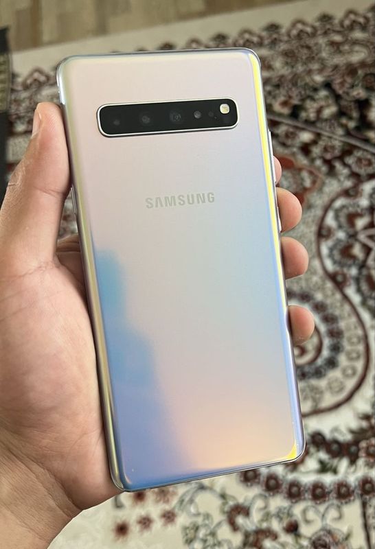 Samsung S10 5G ekran ketgan Samsung S10 5G ekran ketgan