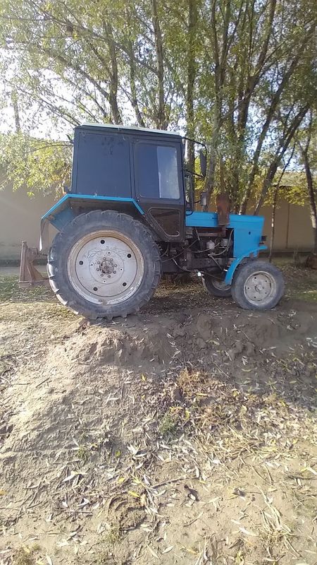 Traktor mtz 80 sotiladi