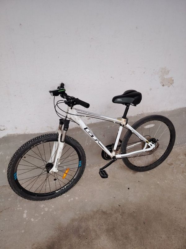 Velosapet 26 . Alumen rama Velosapet 26 . Alumen rama