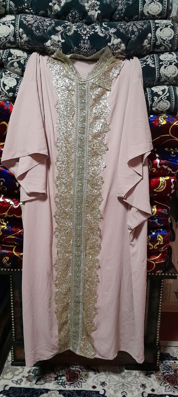 sepga tikilgan abaya 1 martta ham kiyilmagan sepga tikilgan abaya 1 martta ham kiyilmagan