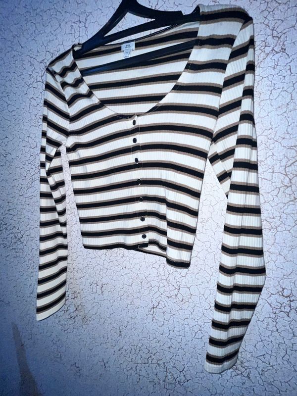 Продаётся женский кардиган Продаётся женский кардиган