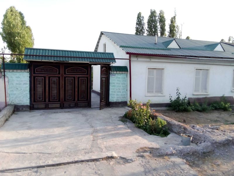 17 sotihli Hovli uy 17 sotihli Hovli uy