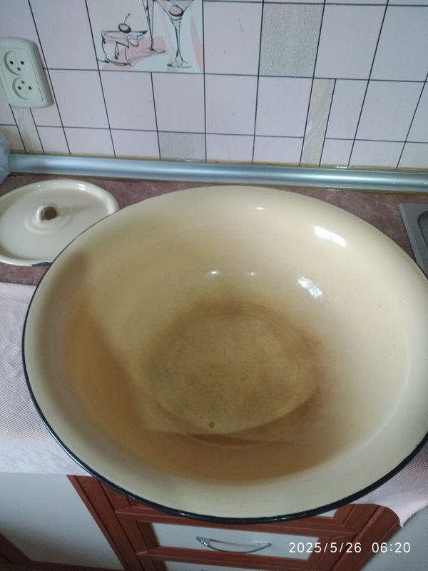 Продам тазик эмалерованый Продам тазик эмалерованый