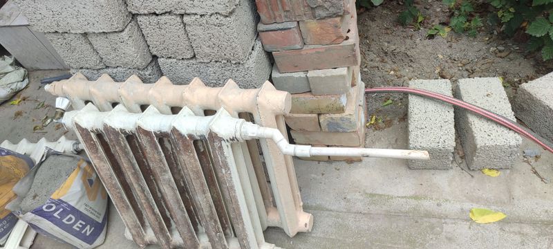 Продам чугунные батареи Продам чугунные батареи