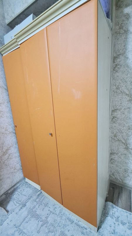 Detski bolalar shkafi yaxshi holatda arzon