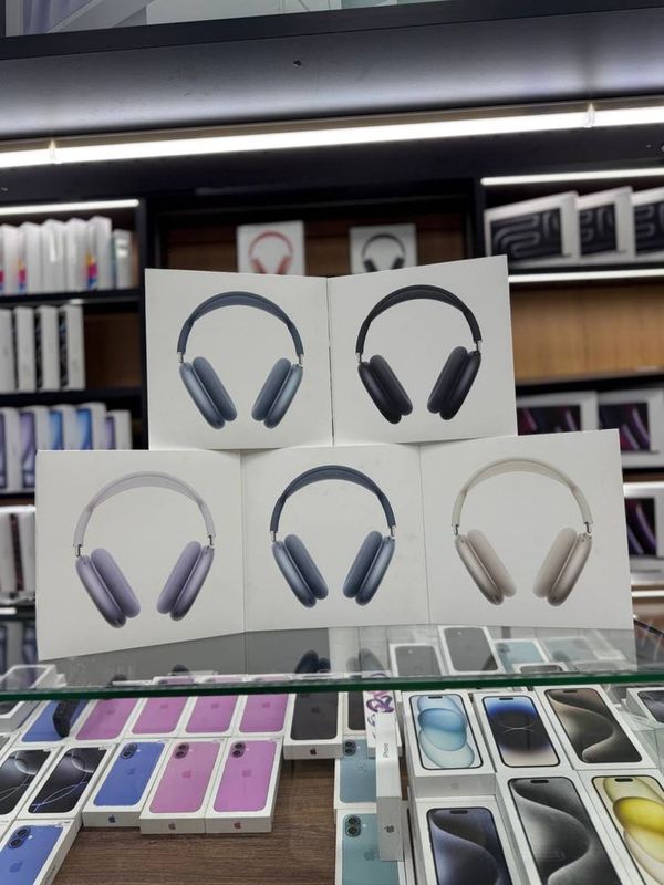 AirPods max 2 gen New! AirPods max 2 gen New!