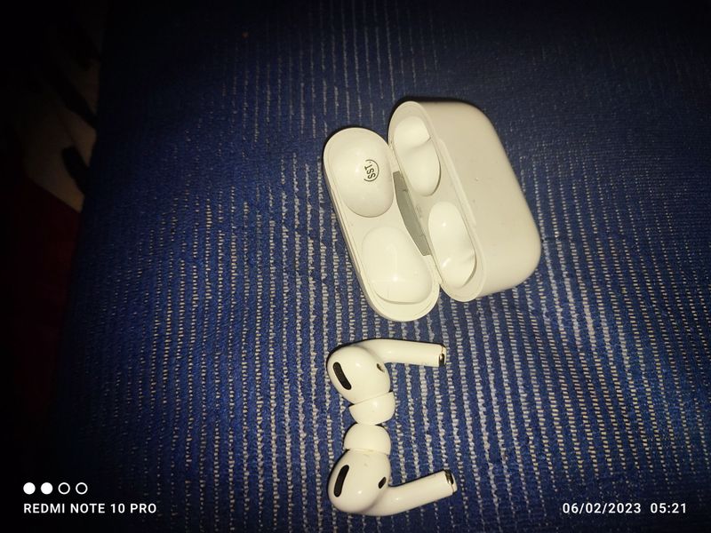 Airpods pro yangi aybi yoq 15kun ishlatilgan xamma narsasi bor