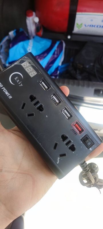 Инвертор 12 волт на kxiy g8 car power mashina uchun invertor Инвертор 12 волт на kxiy g8 car power mashina uchun invertor