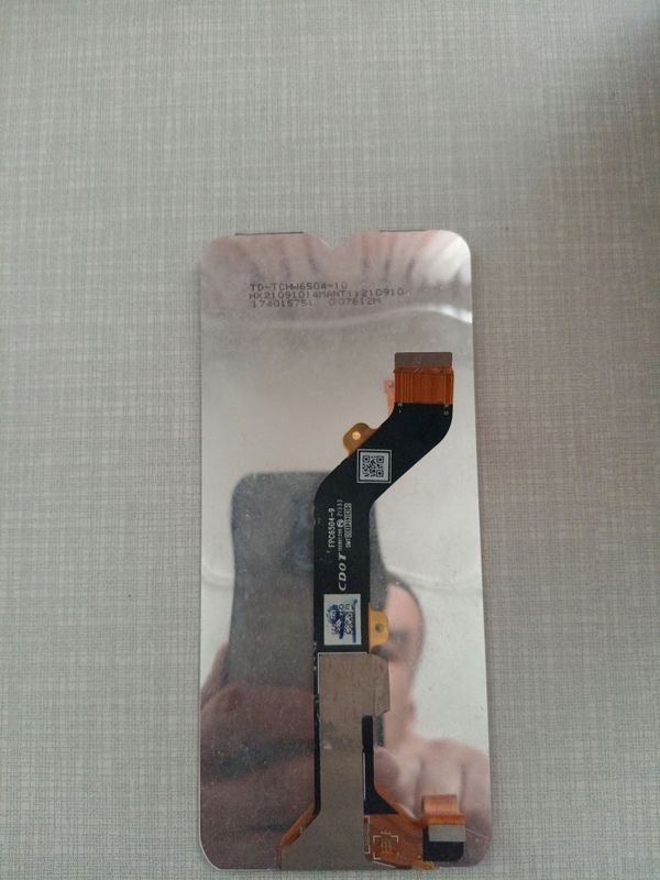 texno spark 7 ekrani