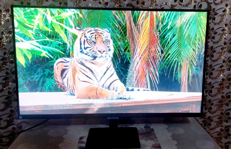 Монитор Samsung ViewFinity S7 32" 4K – деярли янги Монитор Samsung ViewFinity S7 32" 4K – деярли янги