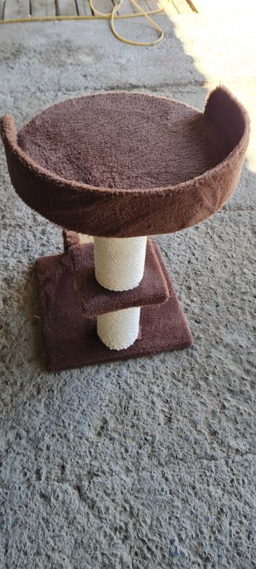 Продам стульчик для кошки. Продам стульчик для кошки.