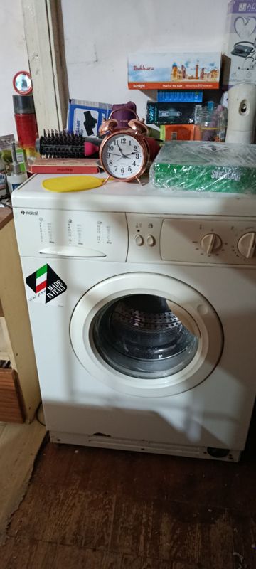 Продаю стиральную машину