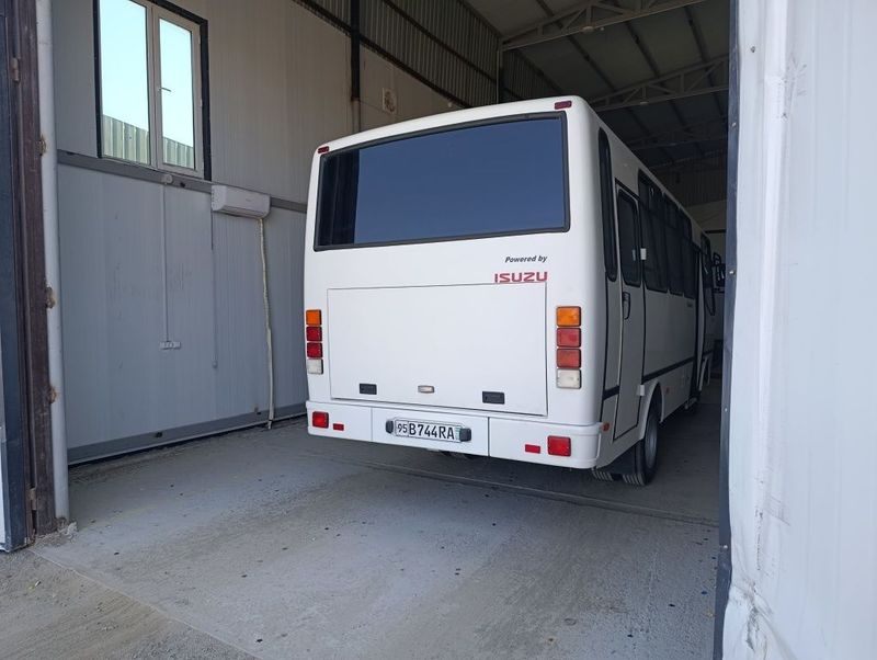 Isuzu NP 26 2020 metan 19000 km Isuzu NP 26 2020 metan 19000 km