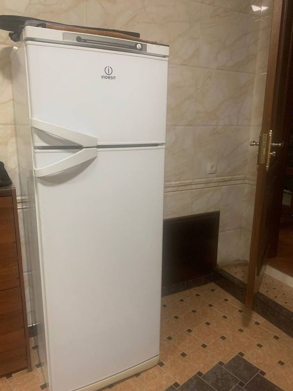 Холодилник Indesit Холодилник Indesit