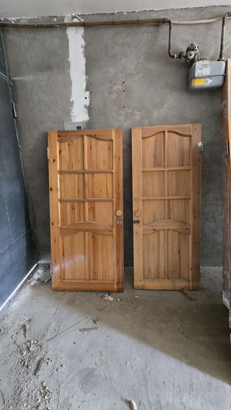 Eshik 3 ta rom 2 ta Yana 1 ta kotta romli eshik srochna sotiladi Eshik 3 ta rom 2 ta Yana 1 ta kotta romli eshik srochna sotiladi