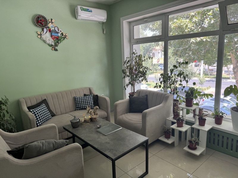 Arendaga briladi. 2 etaj zdaniya padvaliyam bor