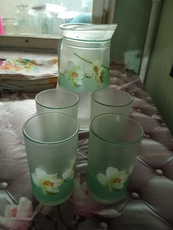 Продам графин со стаканами