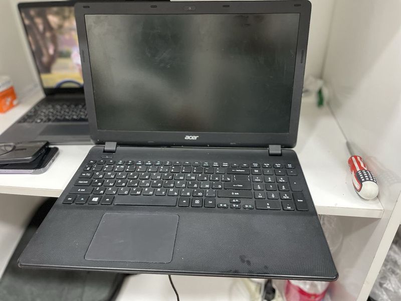 Noutbuk Acer yangi