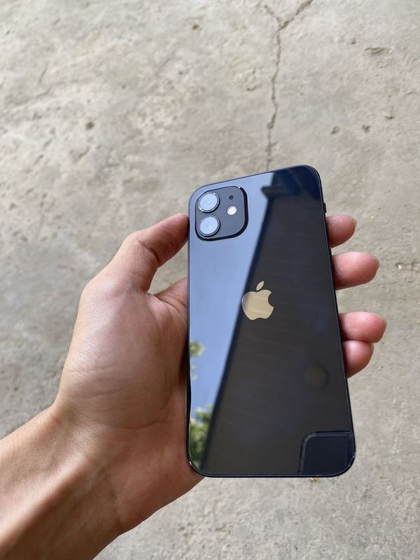 Iphone 12 arzonga srochnaa Iphone 12 arzonga srochnaa