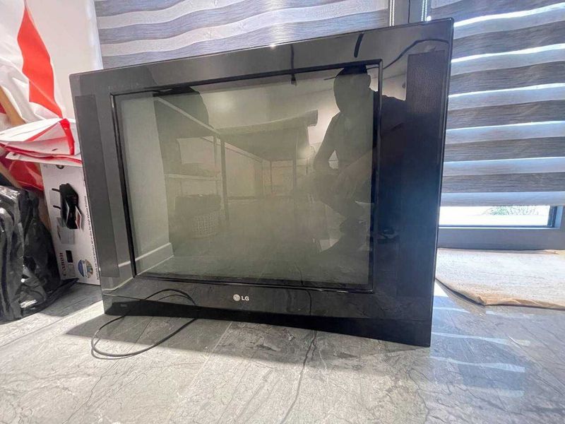 Телевизор LG 72 в хорошем состоянии Телевизор LG 72 в хорошем состоянии