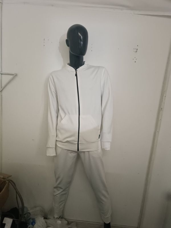 Manikin sotiladi Manikin sotiladi