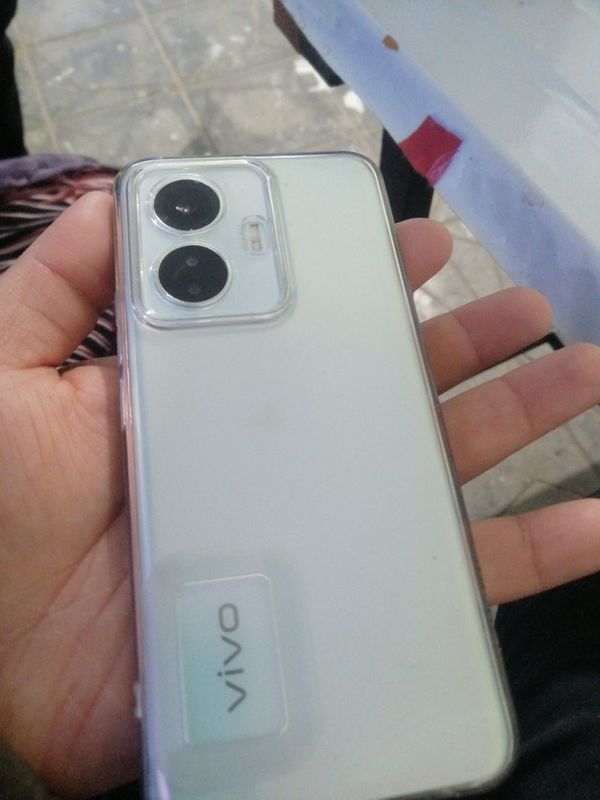 Vivo y 55 8+4/128 gb sotiladi srooochni