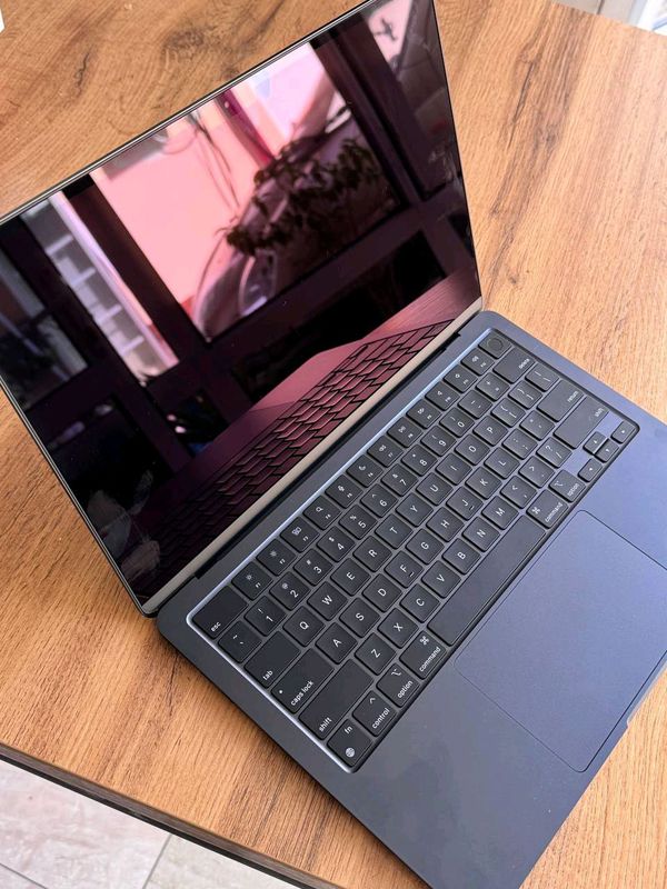 MacBook Air M2 8/256gb MacBook Air M2 8/256gb