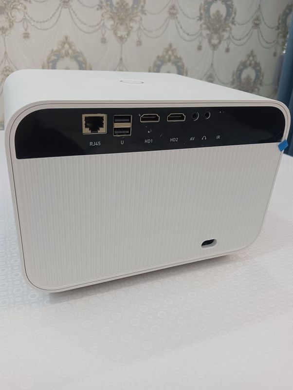 Проектор Byintek u12 Проектор Byintek u12