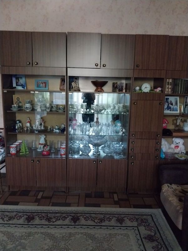 Продаются 2 шифонера полированных, стенка б/у в хорошем состо Продаются 2 шифонера полированных, стенка б/у в хорошем состо