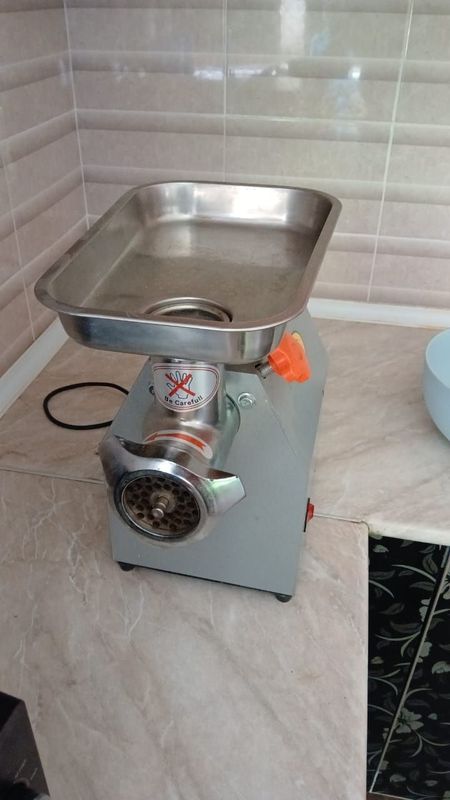 Мясорубка в отличном состоянии Мясорубка в отличном состоянии
