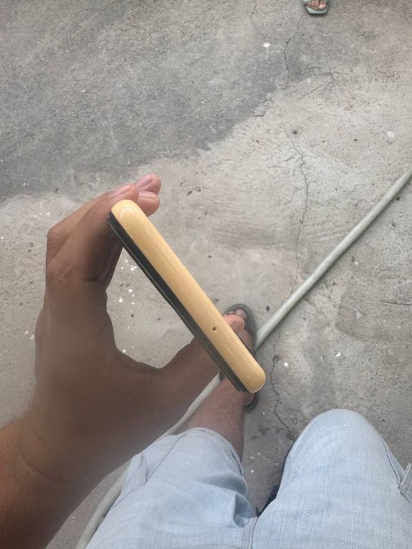 Ishlab turgan telefon sotiladi pul kerakli uchun satayaman a 13