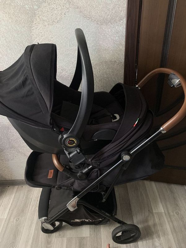 Продам коляску 3в 1