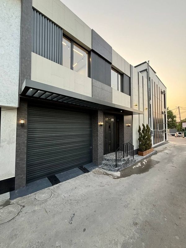 Центр Луначарского ХайТэк Участок: 2 сотки Площадь: 350 м² Комнаты: 5