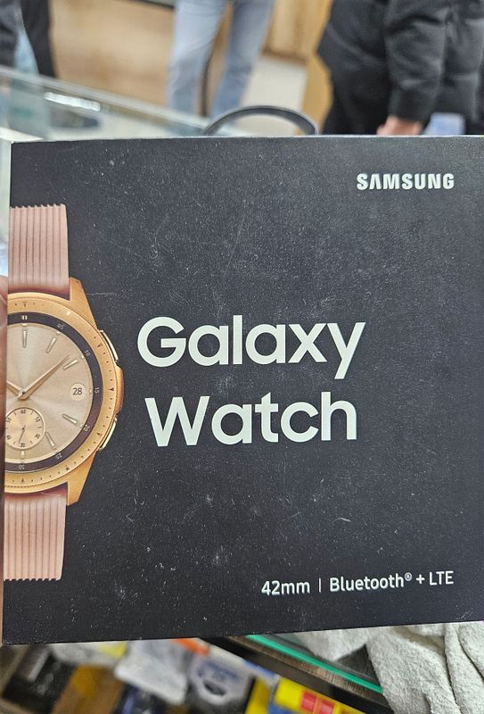 GALAXY WATCH 42mm Bluetooth + LTE