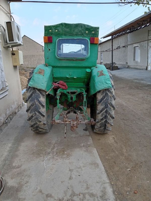 Traktor t40 ideal holatda Traktor t40 ideal holatda