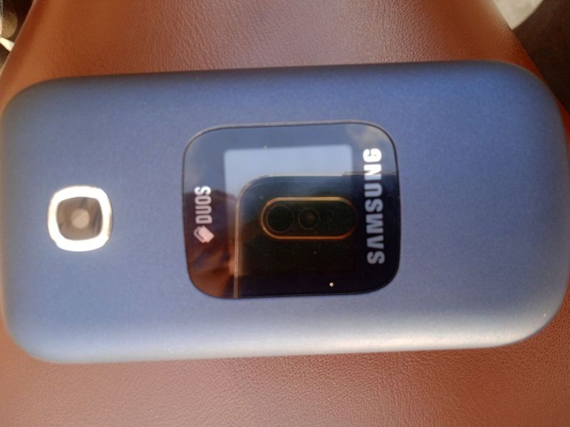 Samsung gusto3 Duos Samsung gusto3 Duos