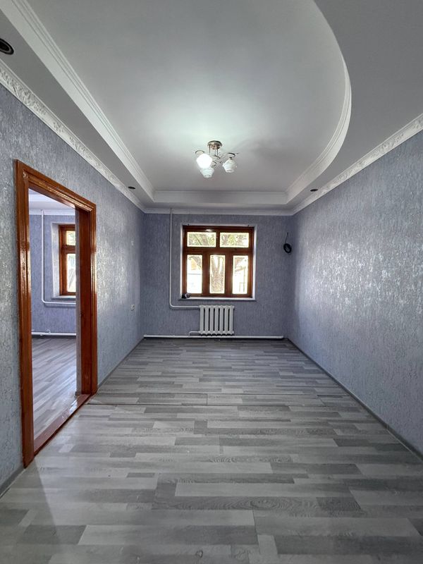 Продаётся квартира переделанная в 2 комнатную