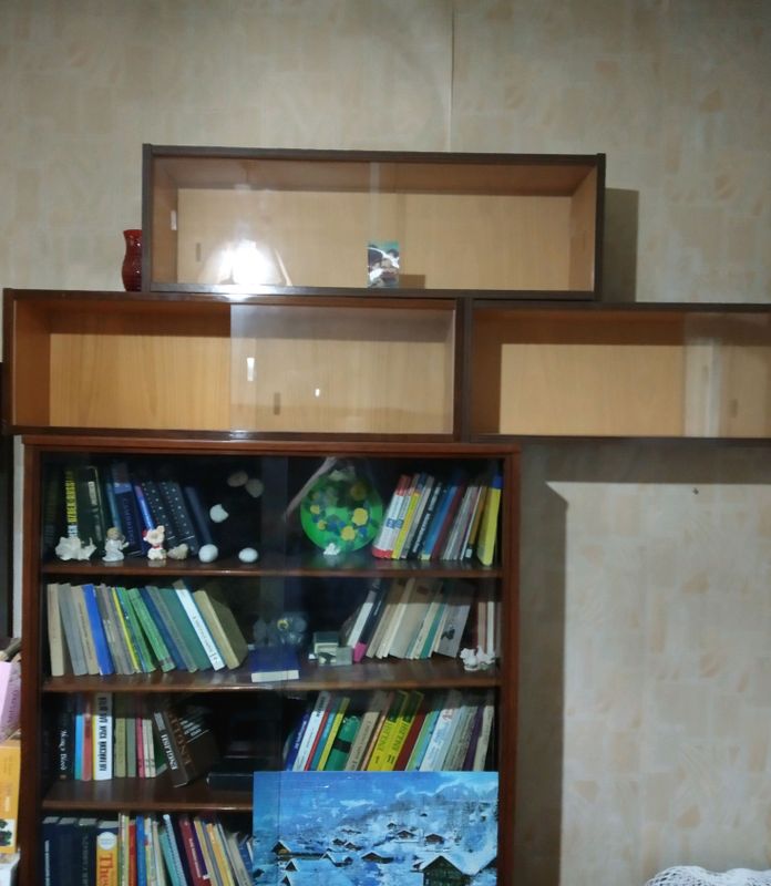 Книжные полки остекленные