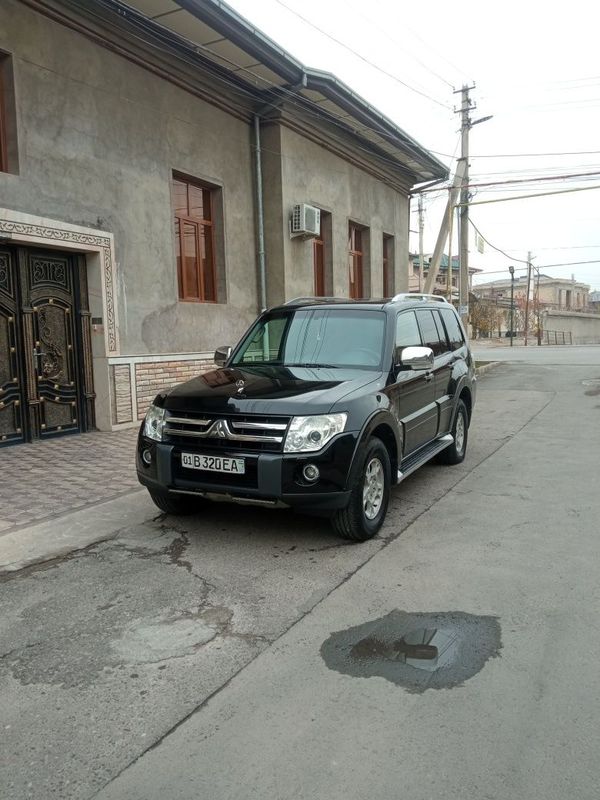 Mitsubishi pajero 2008