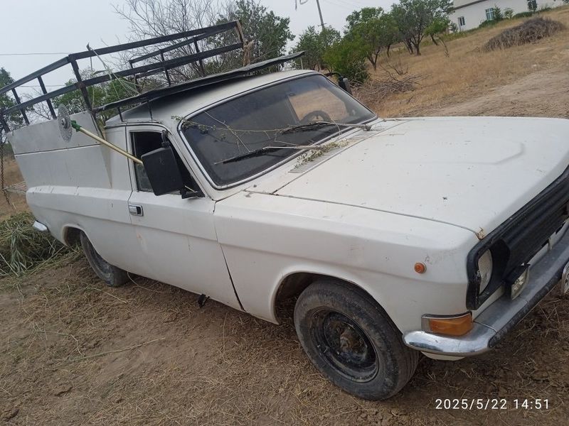 Volga 2410 sotiladi Volga 2410 sotiladi
