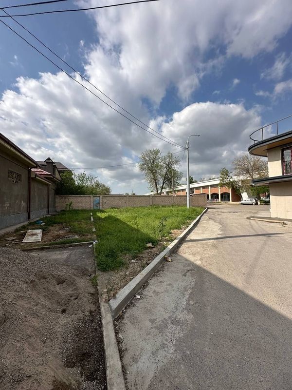 Продаётся земельный участок Яшнабадский район 8-соток первая линия Продаётся земельный участок Яшнабадский район 8-соток первая линия