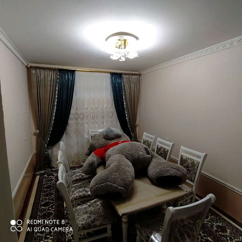 стол и стулья