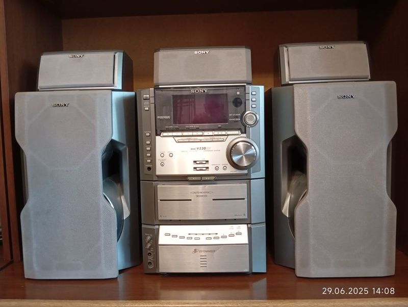 Продам музыкальный центр Sony MHC-VZ30AV Продам музыкальный центр Sony MHC-VZ30AV