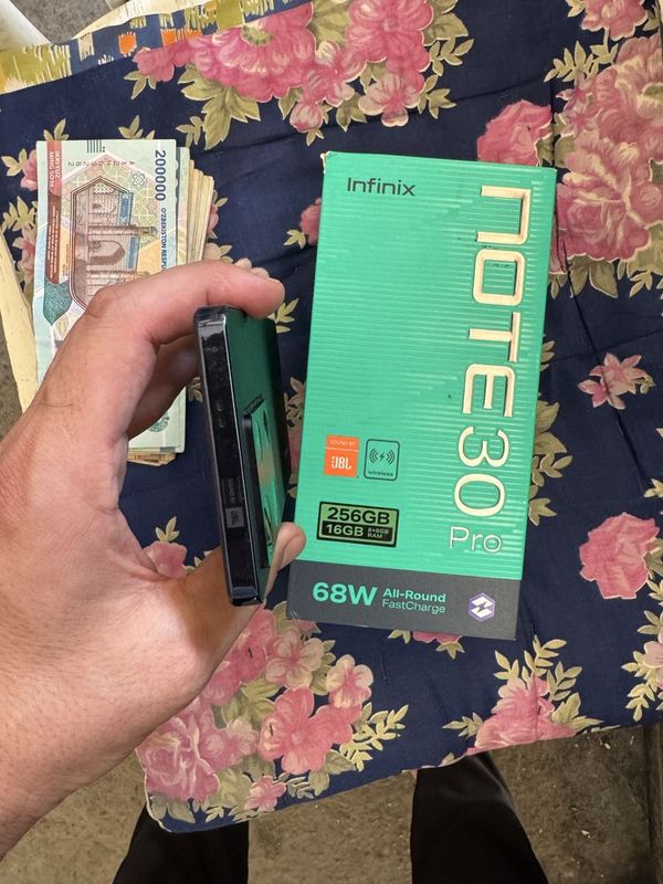 infinix not 30 pro 8.256g holati ideal karopka dak bor